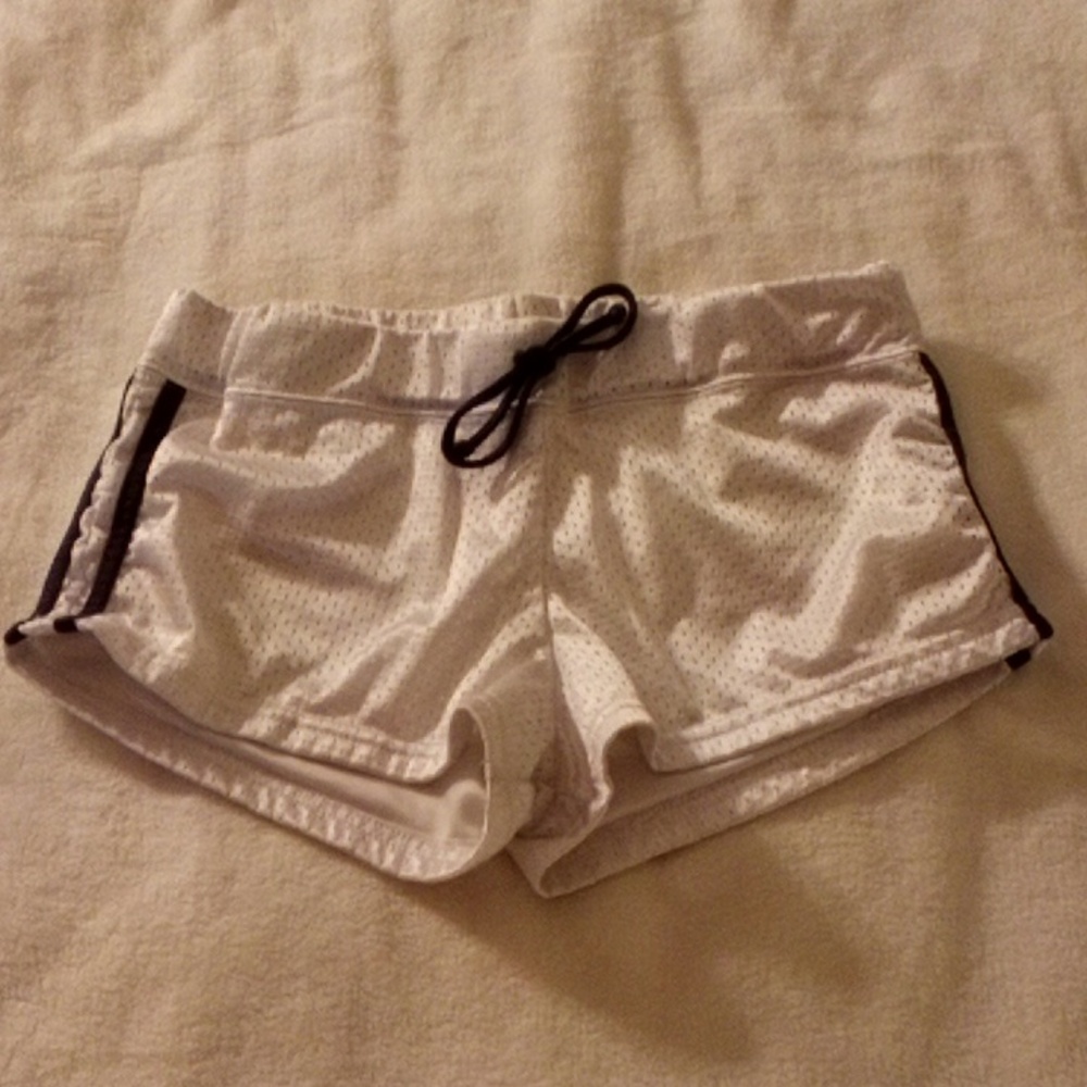 POPULAR SPORTS MEDIUM WOMENS BOOTAY SHORTS